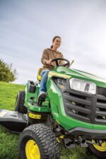 TRATOR DE RELVA JOHN DEERE X107 - Image 4
