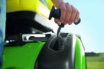 TRATOR DE RELVA JOHN DEERE X147R - Image 3
