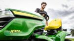 TRATOR DE RELVA JOHN DEERE X370 - Image 2