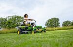 ZTRAK™ 107 CM TRATOR DE CORTE ELÉTRICO DE RAIO DE GIRO ZERO JOHN DEERE Z370R - Image 2