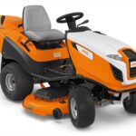 Trator de relva Stihl RT 6127 ZL Série 6 – largura de corte de 125 cm, transmissão hidrostática