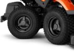 Cortador de relva com assento Husqvarna R216TC AWD Edição Limitada com plataforma de corte de 103 cm - Image 4