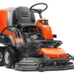 Cortador de relva com assento Husqvarna RC 318T com saco de recolha de 300 L, sem plataforma
