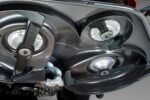 Cortador de relva com assento Husqvarna RC 320Ts AWD com saco de recolha de 300 L, sem plataforma - Image 7