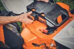 Cortador de relva a bateria STIHL RMA 765 V com bateria de mochila AR 2000 L - Image 5