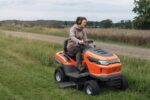 Cortador de relva Husqvarna TS 215T de 2 cilindros com ejeção lateral, 15,9 CV – 95 cm - Image 4