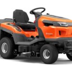 Cortador de relva com assento HUSQVARNA TC 220T, com 2 cilindros e saco de recolha, 19,5 CV – 108 cm